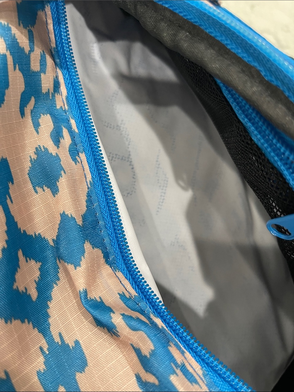 Kavu Blue & Pink Patterned Sling Crossbody Bag - Picture 3 of 5